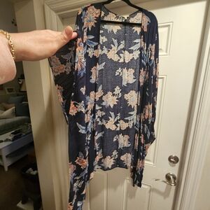 En Creme Large Floral Kimono Cardigan